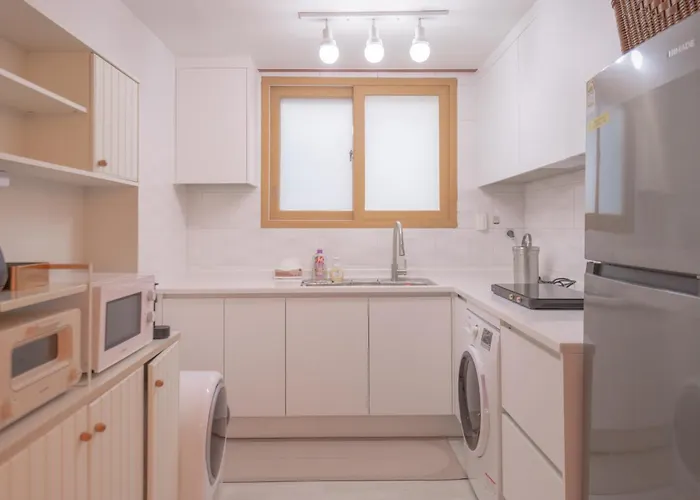 Apartment 4 Queen Beds 3br Family 8 Guests Wangsimni *
