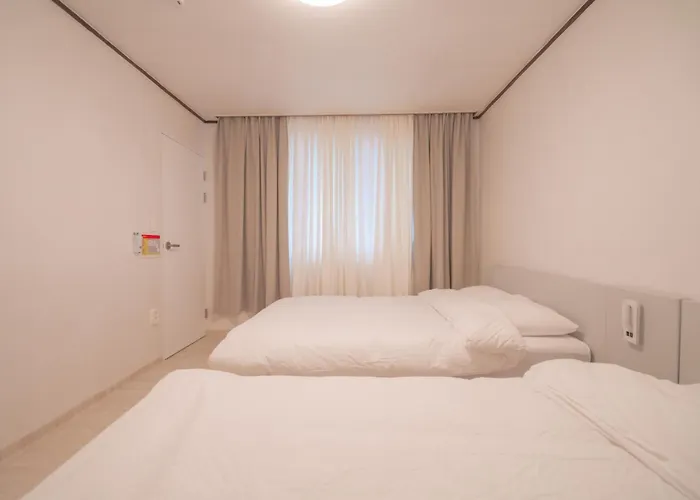 Apartment 4 Queen Beds 3br Family 8 Guests Wangsimni Seoul