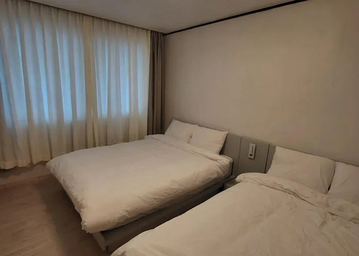 4 Queen Beds 3br Family 8 Guests Wangsimni * Seoul